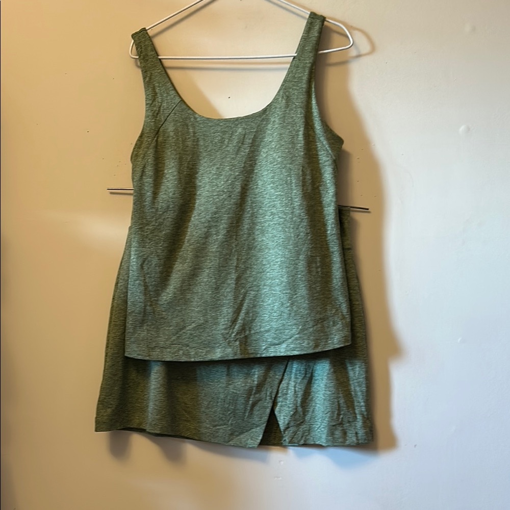 Jockey green sleeveless top and skort set polyester with nylon/spandex lining XL